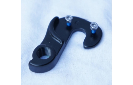 Ureche Schimbator UR-09